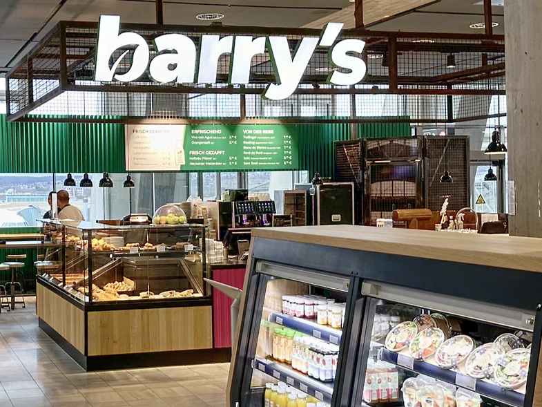 Klaus Mueller Ladenbau: Barry's Bar